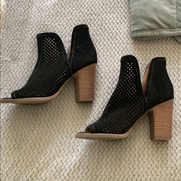 Lucky Brand black boots - Picture 2 of 5